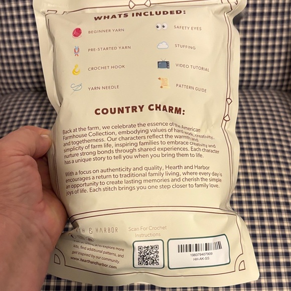 Crafters set: Crochet Kit, Punch Needle Set, scratch card set and bead art set - Picture 3 of 9